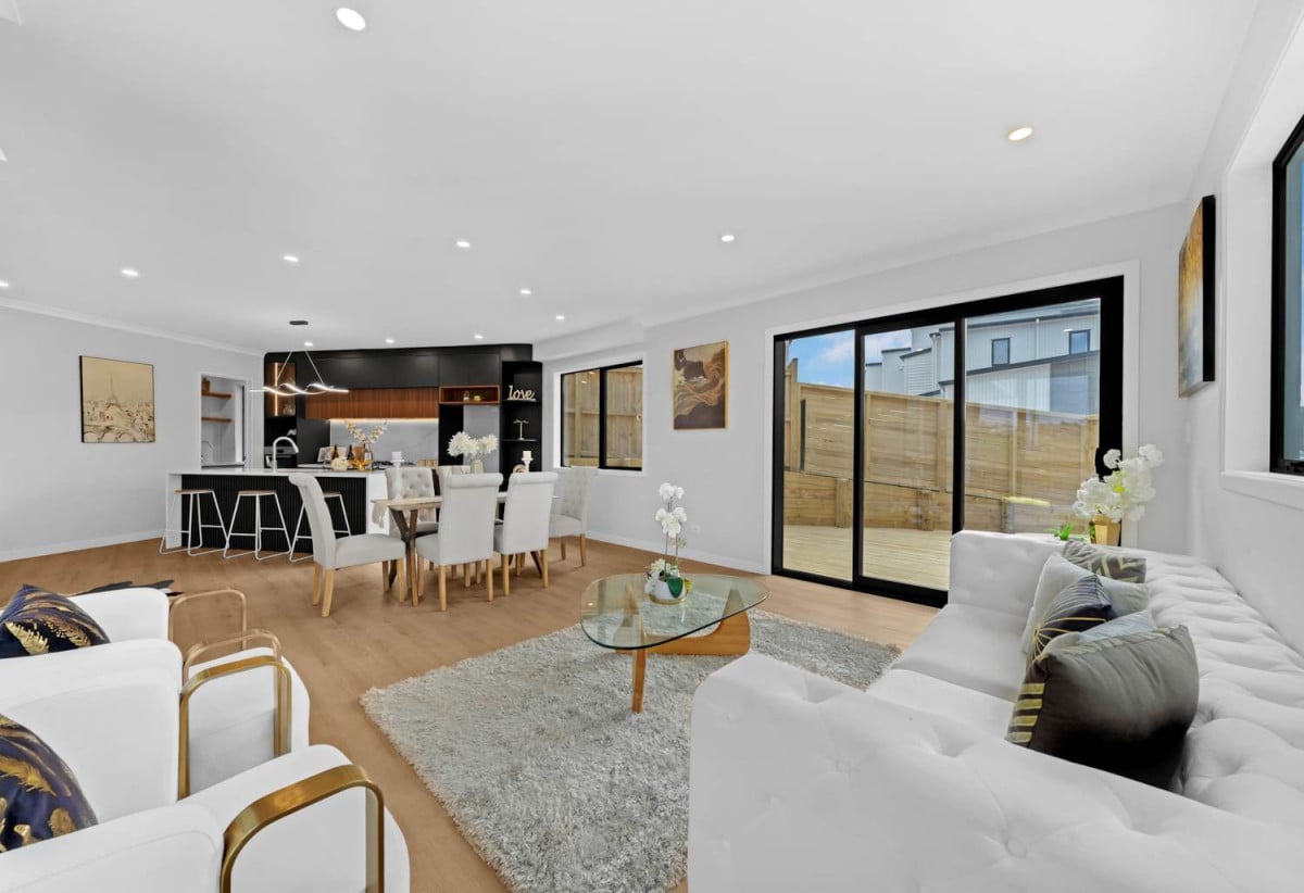 2 kitchens, Brandnew 7 beds (3 ensuites) 5.5 baths house with double garage and 2 beds granny, 76b Koromeke Street, Flat Bush, Auckland