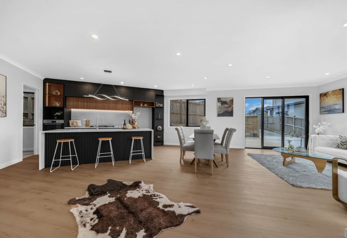 2 kitchens, Brandnew 7 beds (3 ensuites) 5.5 baths house with double garage and 2 beds granny, 76b Koromeke Street, Flat Bush, Auckland
