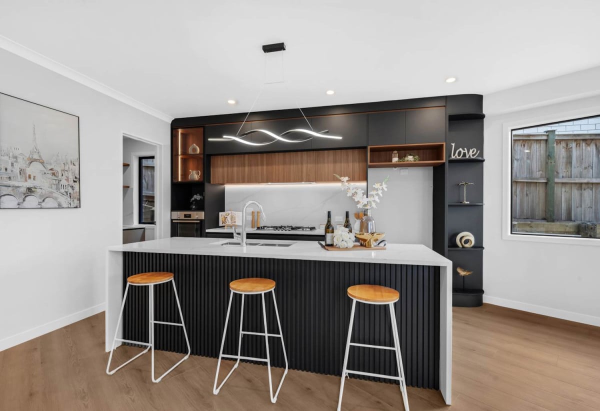 2 kitchens, Brandnew 7 beds (3 ensuites) 5.5 baths house with double garage and 2 beds granny, 76b Koromeke Street, Flat Bush, Auckland