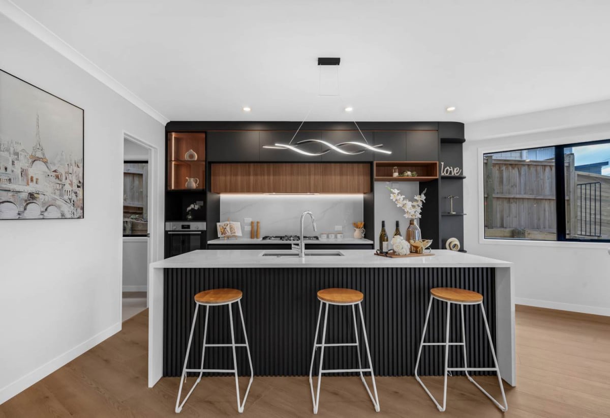 2 kitchens, Brandnew 7 beds (3 ensuites) 5.5 baths house with double garage and 2 beds granny, 76b Koromeke Street, Flat Bush, Auckland