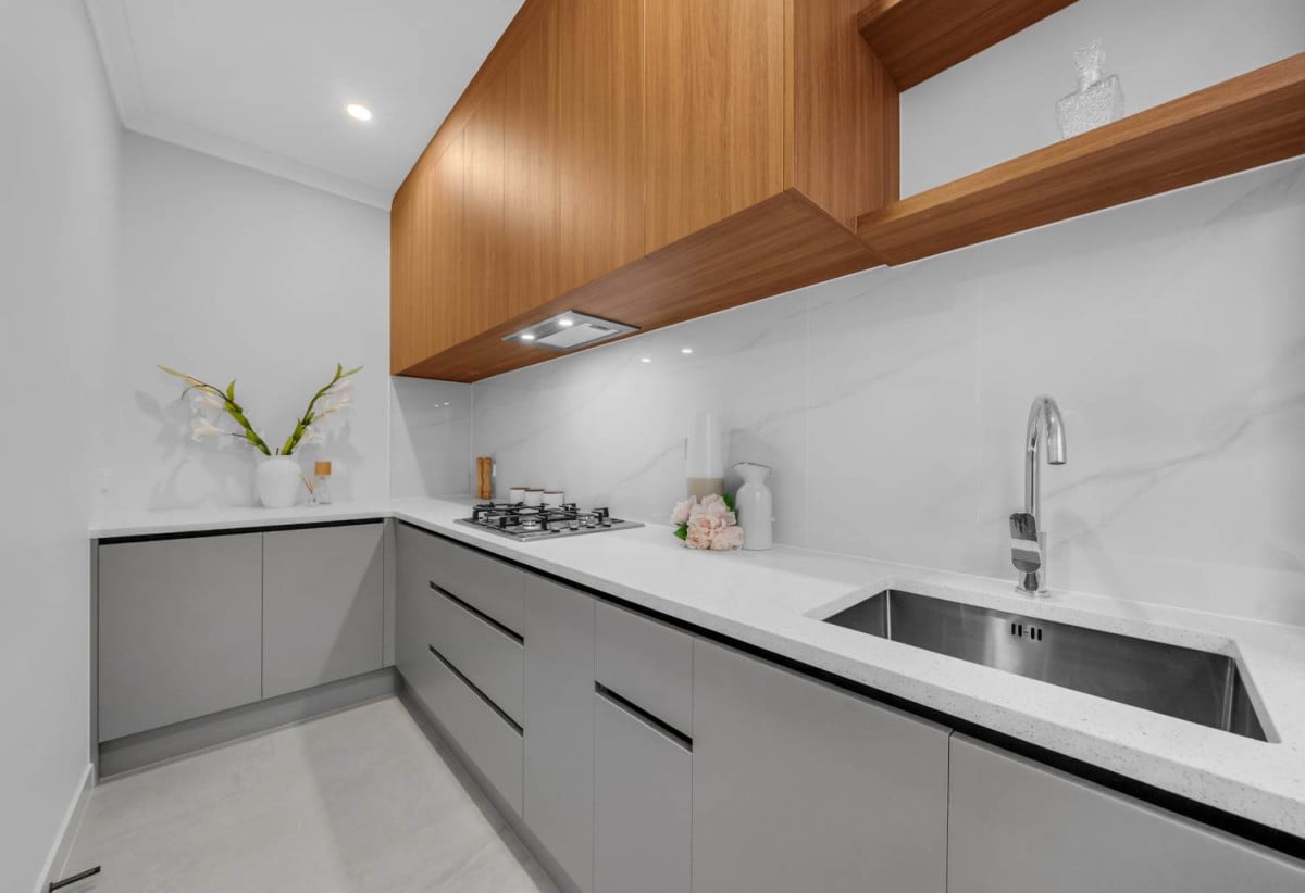 2 kitchens, Brandnew 7 beds (3 ensuites) 5.5 baths house with double garage and 2 beds granny, 76b Koromeke Street, Flat Bush, Auckland