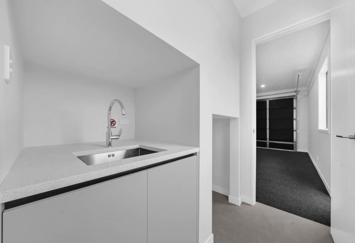 2 kitchens, Brandnew 7 beds (3 ensuites) 5.5 baths house with double garage and 2 beds granny, 76b Koromeke Street, Flat Bush, Auckland