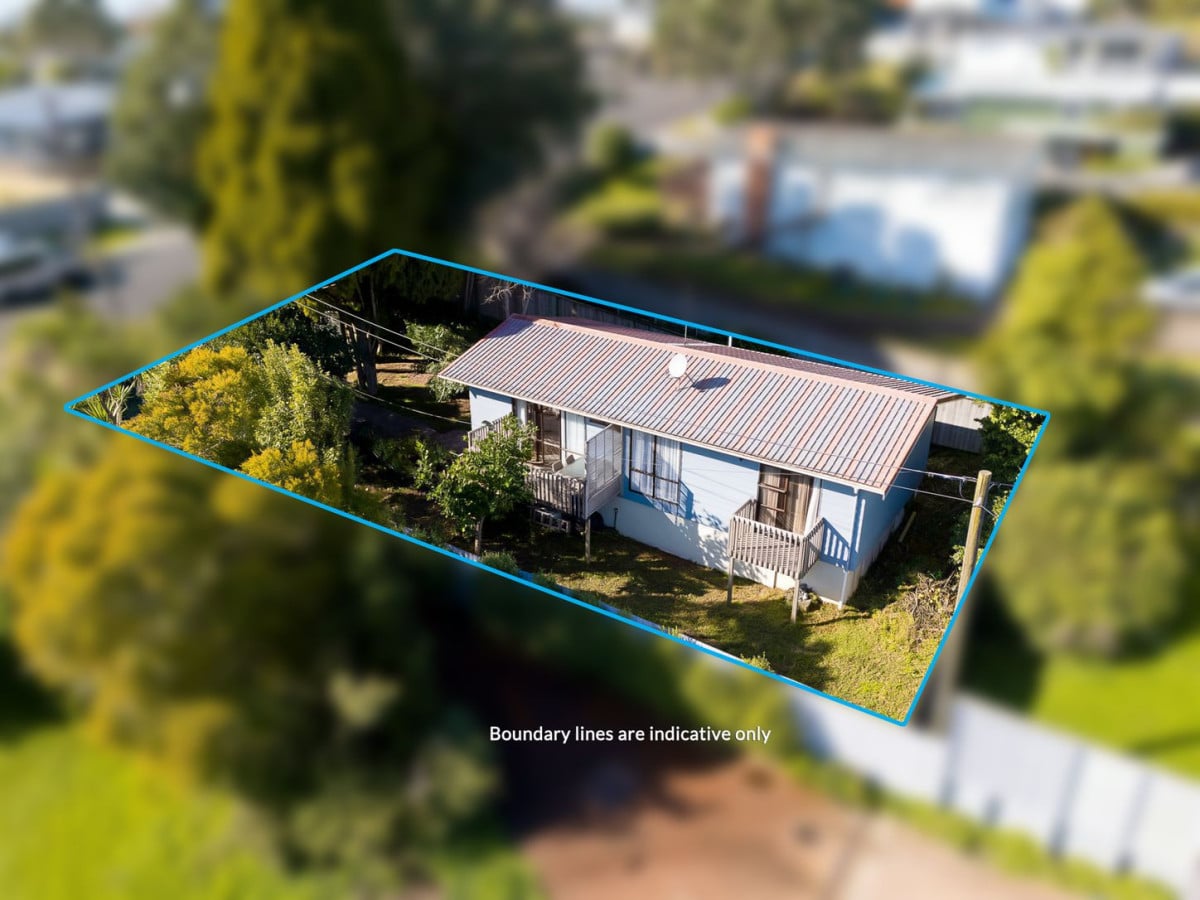 Owners Have Bought After 22 Happy Years, 3 beds 1 bath house with car parks, 19A Pine Avenue, Henderson, Auckland