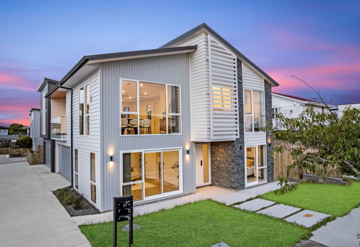 Walks to Macleans College and BBI, Brandnew standalone 4 beds 3 baths home with double garage, 37A Sorrel Crescent, Bucklands Beach, Auckland
