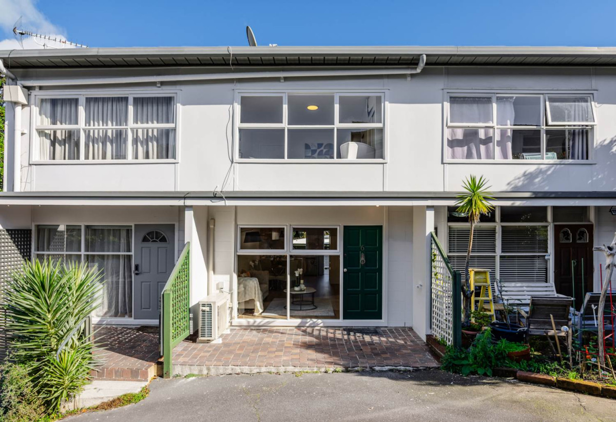 Double Grammar school zone, Renovated 2 beds 1 bath home with carport, Zoned for Auckland Grammar and Epsom Girls’ Grammar, 6/29 Birdwood Crescent, Parnell, Auckland