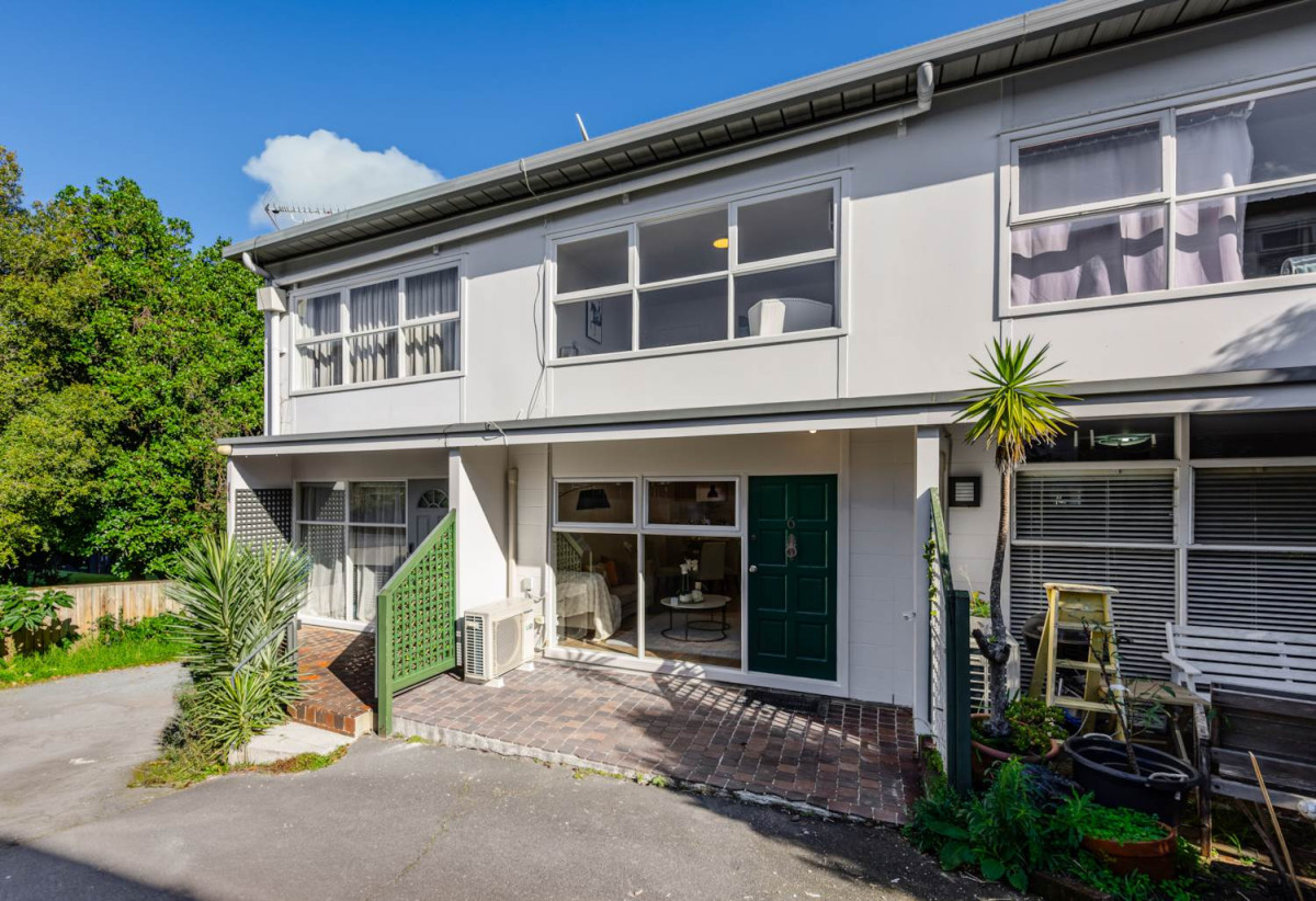 Double Grammar school zone, Renovated 2 beds 1 bath home with carport, Zoned for Auckland Grammar and Epsom Girls’ Grammar, 6/29 Birdwood Crescent, Parnell, Auckland