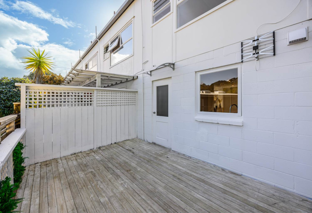 Double Grammar school zone, Renovated 2 beds 1 bath home with carport, Zoned for Auckland Grammar and Epsom Girls’ Grammar, 6/29 Birdwood Crescent, Parnell, Auckland
