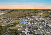 897m2 Section, 3 kitchens, Brandnew Brick and tile 5 beds (1 ensuite) 3 baths house with double garage and 2 beds granny, 4 Titchmarsh Lane, Pokeno