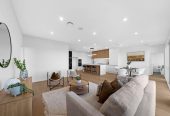 897m2 Section, 3 kitchens, Brandnew Brick and tile 5 beds (1 ensuite) 3 baths house with double garage and 2 beds granny, 4 Titchmarsh Lane, Pokeno