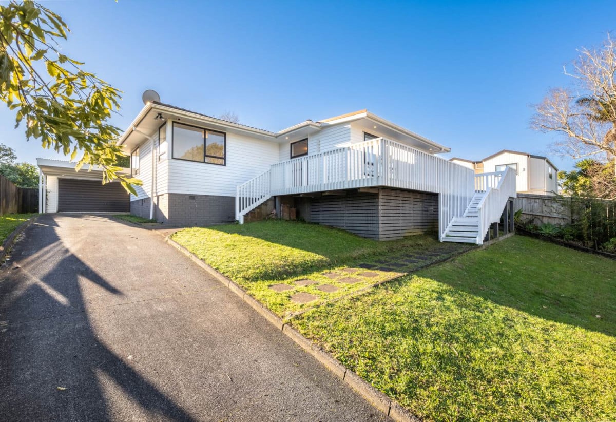 620m2 section, 3 beds 1.5 baths house with double carport, the standalone garage has been thoughtfully converted into a rumpus room and 2 flexi rooms, 6 Rainbow Place, Wattle Downs, Auckland