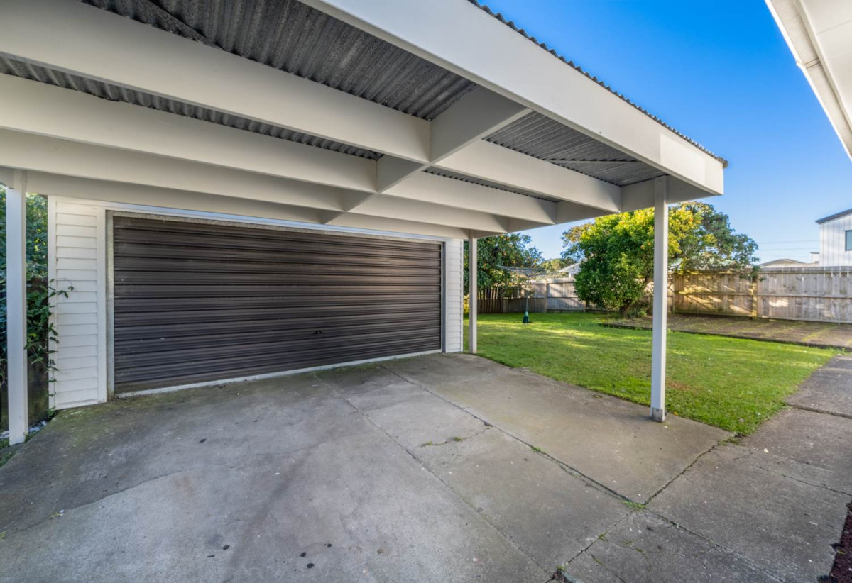 620m2 section, 3 beds 1.5 baths house with double carport, the standalone garage has been thoughtfully converted into a rumpus room and 2 flexi rooms, 6 Rainbow Place, Wattle Downs, Auckland