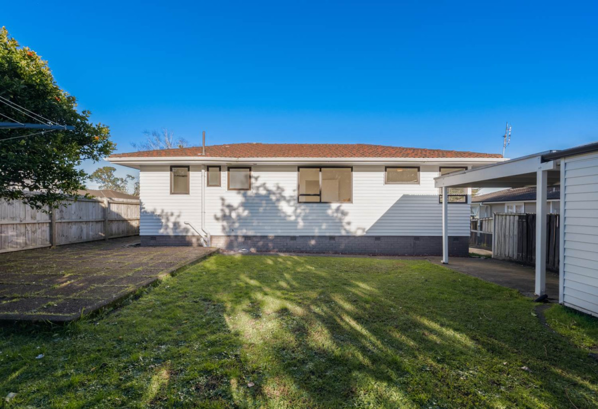620m2 section, 3 beds 1.5 baths house with double carport, the standalone garage has been thoughtfully converted into a rumpus room and 2 flexi rooms, 6 Rainbow Place, Wattle Downs, Auckland
