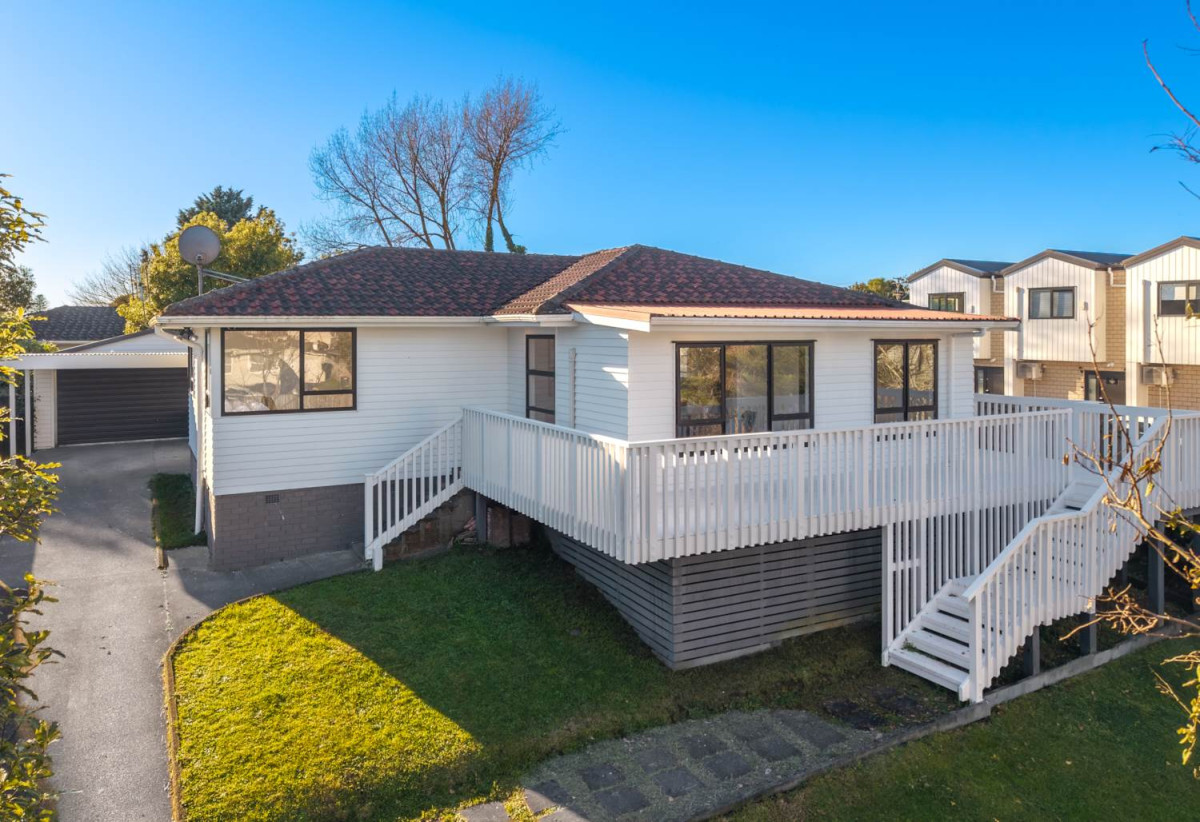 620m2 section, 3 beds 1.5 baths house with double carport, the standalone garage has been thoughtfully converted into a rumpus room and 2 flexi rooms, 6 Rainbow Place, Wattle Downs, Auckland
