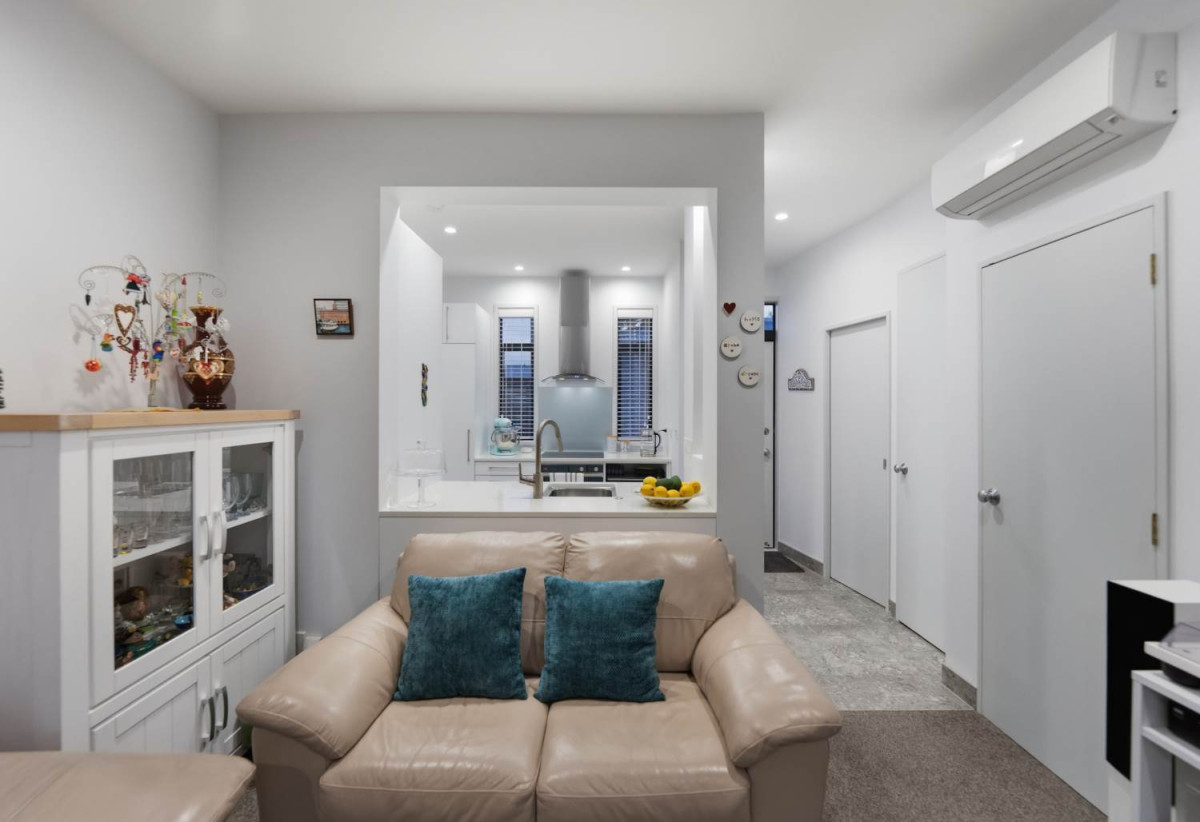 Once in 14 years, Must Sell – Vendors Moving to Retirement Village, Botany Downs Secondary College zone, 2 beds (2 ensuites) 2.5 baths home with single garage and 1 car park, Enjoy exclusive resident access to a swimming pool, tennis court and gym at no extra cost, Short walk to the mall and Botany Downs Secondary College, 90/2 Armoy Drive, East Tamaki, Auckland