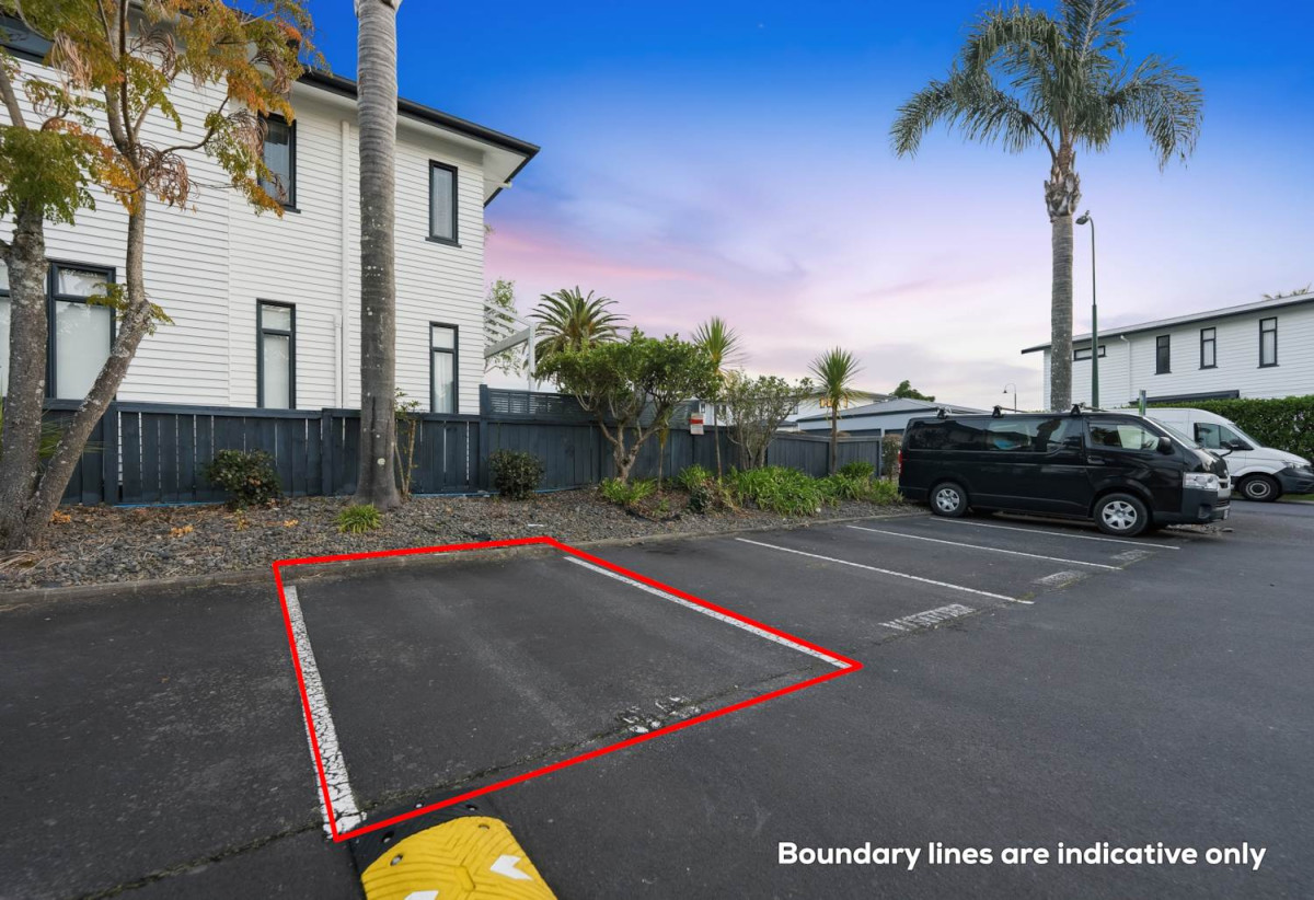 Once in 14 years, Must Sell – Vendors Moving to Retirement Village, Botany Downs Secondary College zone, 2 beds (2 ensuites) 2.5 baths home with single garage and 1 car park, Enjoy exclusive resident access to a swimming pool, tennis court and gym at no extra cost, Short walk to the mall and Botany Downs Secondary College, 90/2 Armoy Drive, East Tamaki, Auckland
