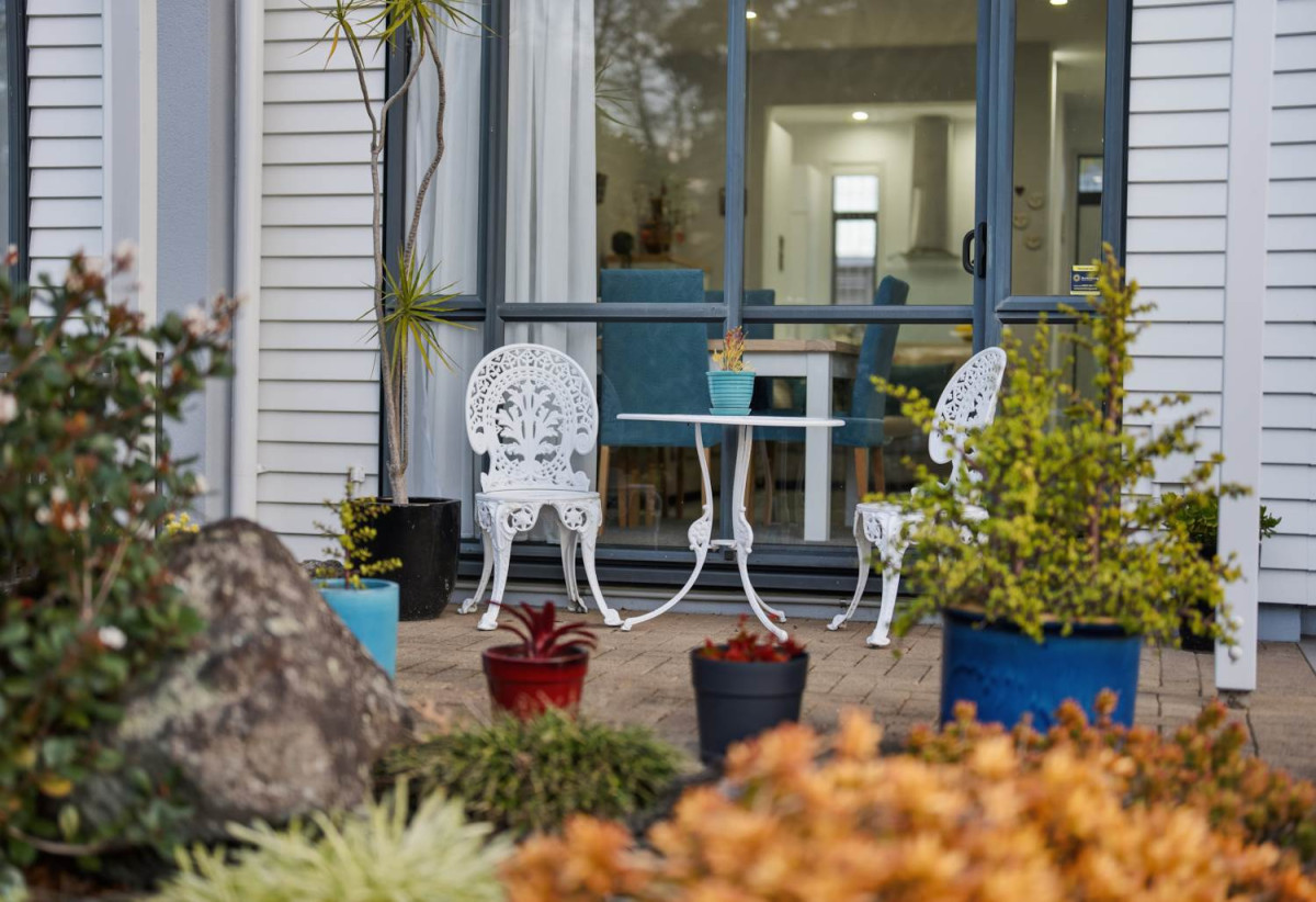 Once in 14 years, Must Sell – Vendors Moving to Retirement Village, Botany Downs Secondary College zone, 2 beds (2 ensuites) 2.5 baths home with single garage and 1 car park, Enjoy exclusive resident access to a swimming pool, tennis court and gym at no extra cost, Short walk to the mall and Botany Downs Secondary College, 90/2 Armoy Drive, East Tamaki, Auckland