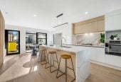 Double Grammar school zone, Standalone 3 beds (2 ensuites) 3 baths home with garage, 1 ensuite ground floor, 0.8 km to Epsom Girls’ Grammar School, 1.6 km to Auckland Grammar, 6/26 Epsom Avenue, Epsom, Auckland