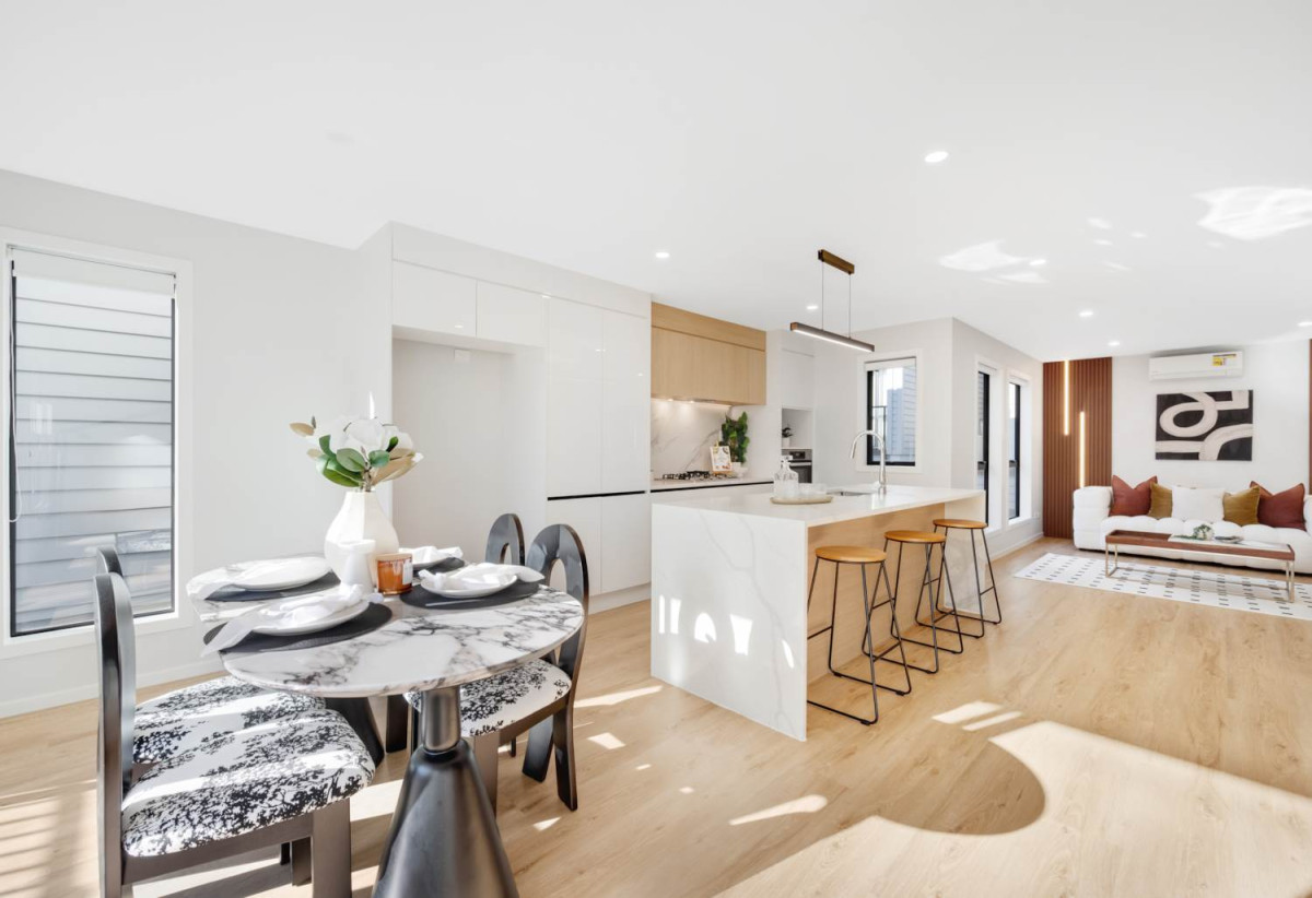 Double Grammar school zone, Standalone 3 beds (2 ensuites) 3 baths home with garage, 1 ensuite ground floor, 0.8 km to Epsom Girls’ Grammar School, 1.6 km to Auckland Grammar, 6/26 Epsom Avenue, Epsom, Auckland