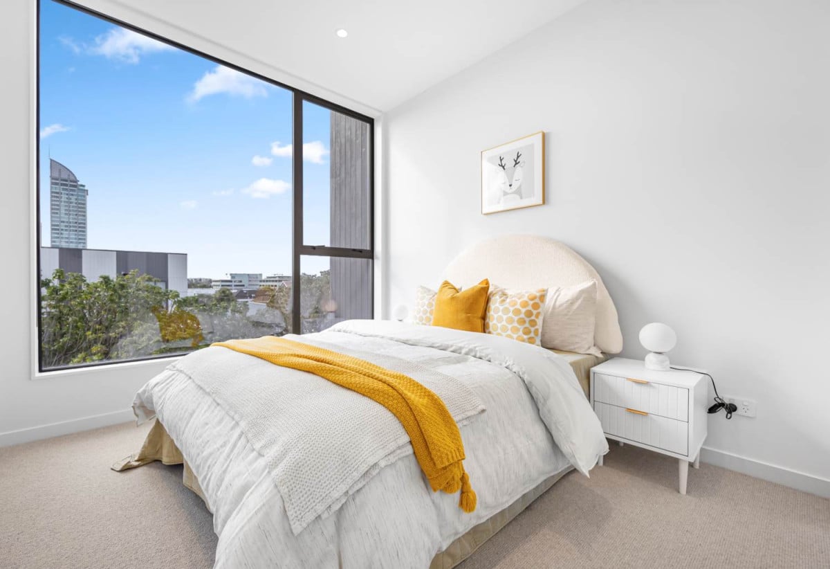 10-Year Master Build Guarantee, Built in lift, 260m2 Standalone freehold 4 beds (4 ensuites) 4.5 baths house with double garage, 4 ensuites, close to beach, shops, schools, 0.8 km to Takapuna School, 6/4 Tennyson Avenue, Takapuna, Auckland