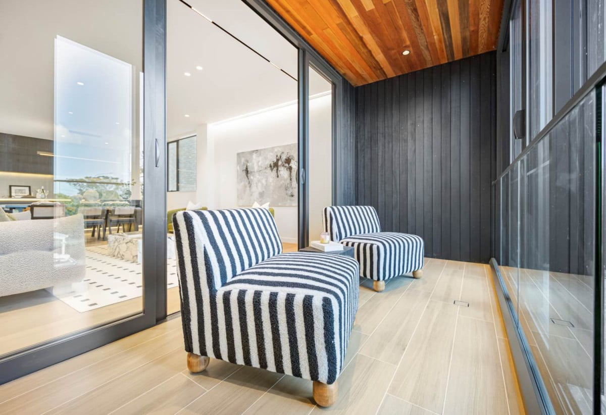 10-Year Master Build Guarantee, Built in lift, 260m2 Standalone freehold 4 beds (4 ensuites) 4.5 baths house with double garage, 4 ensuites, close to beach, shops, schools, 0.8 km to Takapuna School, 6/4 Tennyson Avenue, Takapuna, Auckland