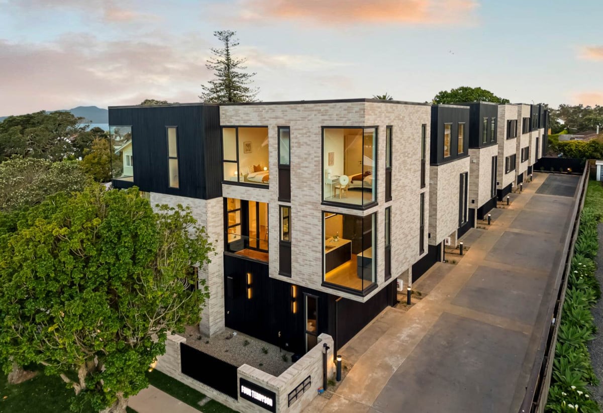 10-Year Master Build Guarantee, Built in lift, 260m2 Standalone freehold 4 beds (4 ensuites) 4.5 baths house with double garage, 4 ensuites, close to beach, shops, schools, 0.8 km to Takapuna School, 6/4 Tennyson Avenue, Takapuna, Auckland