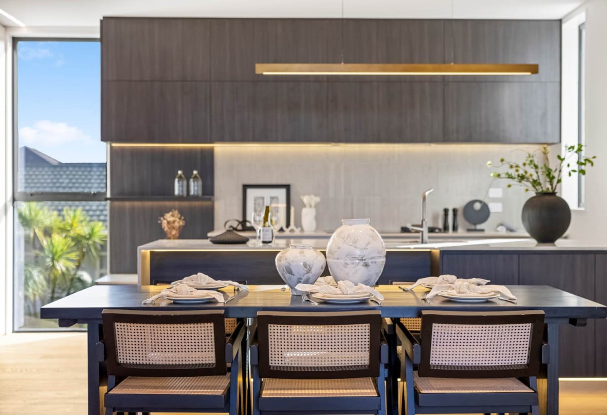 10-Year Master Build Guarantee, Built in lift, 260m2 Standalone freehold 4 beds (4 ensuites) 4.5 baths house with double garage, 4 ensuites, close to beach, shops, schools, 0.8 km to Takapuna School, 6/4 Tennyson Avenue, Takapuna, Auckland