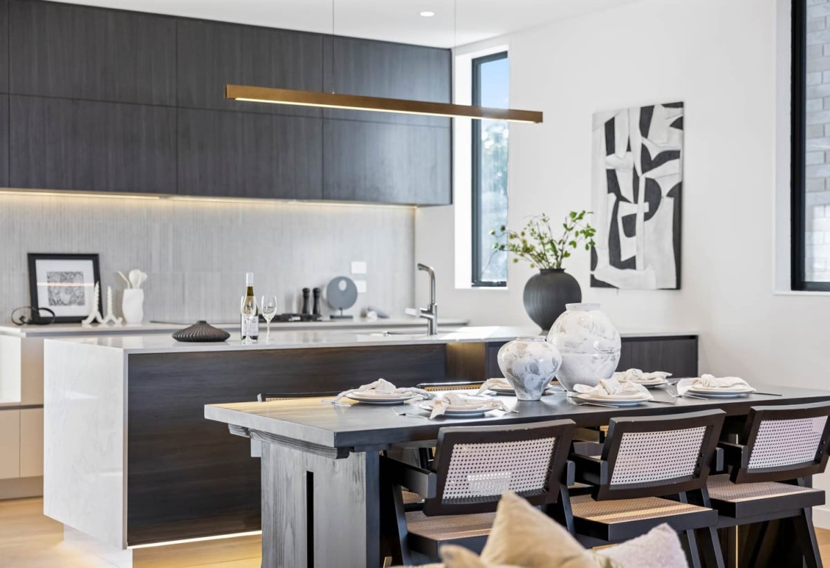 10-Year Master Build Guarantee, Built in lift, 260m2 Standalone freehold 4 beds (4 ensuites) 4.5 baths house with double garage, 4 ensuites, close to beach, shops, schools, 0.8 km to Takapuna School, 6/4 Tennyson Avenue, Takapuna, Auckland