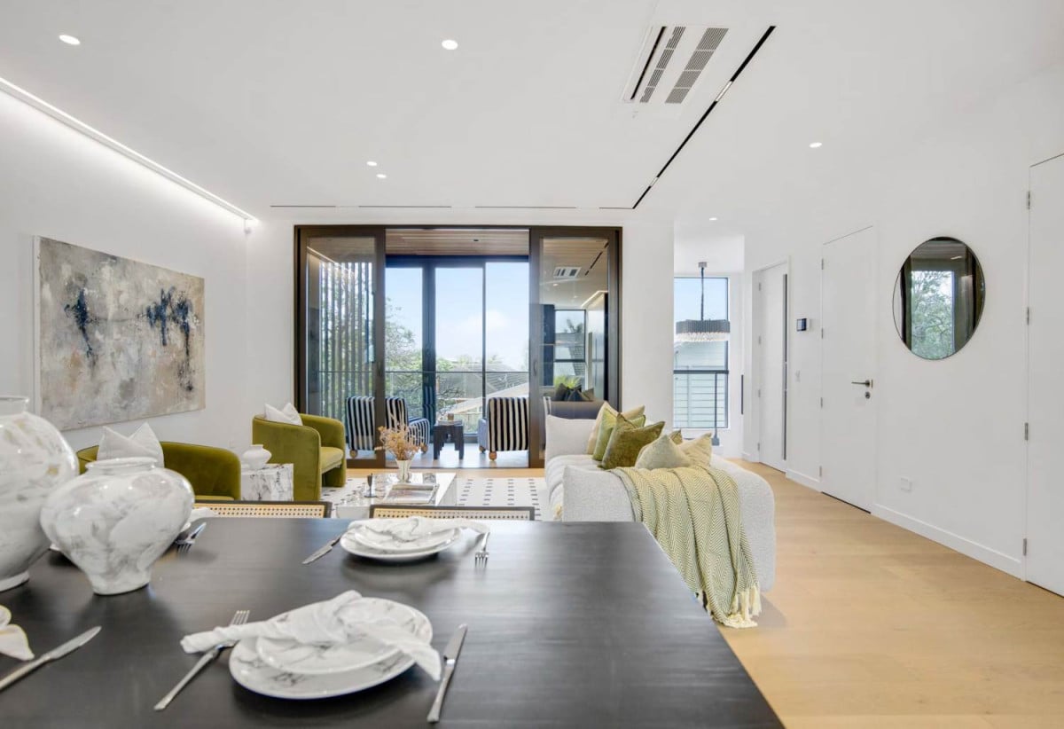10-Year Master Build Guarantee, Built in lift, 260m2 Standalone freehold 4 beds (4 ensuites) 4.5 baths house with double garage, 4 ensuites, close to beach, shops, schools, 0.8 km to Takapuna School, 6/4 Tennyson Avenue, Takapuna, Auckland