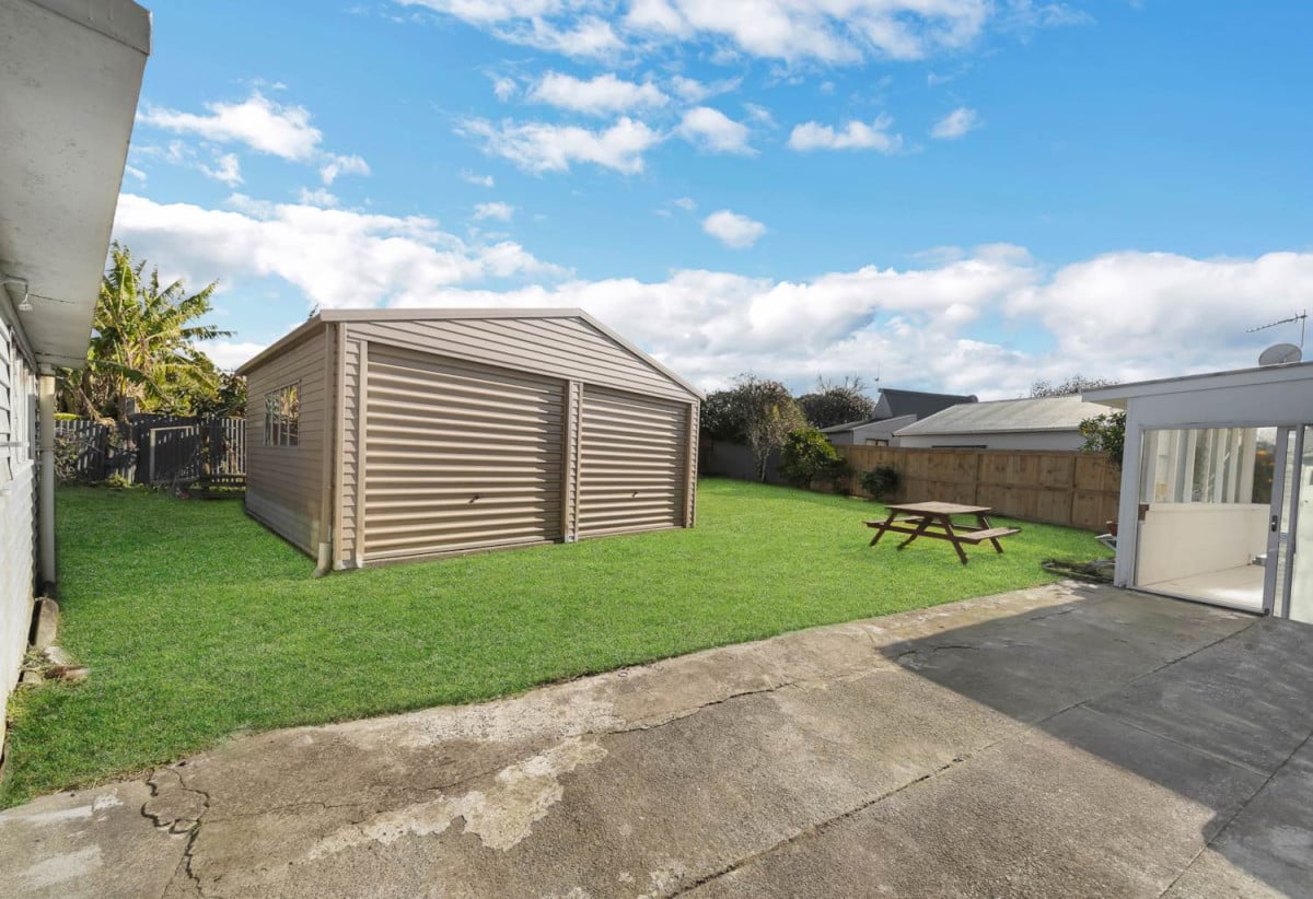 673m2 section, 3 beds 1 bath house, Separate double garage plus a separate single garage, Fully fenced with a secure gate, 5 Bowen Street, Manurewa, Auckland