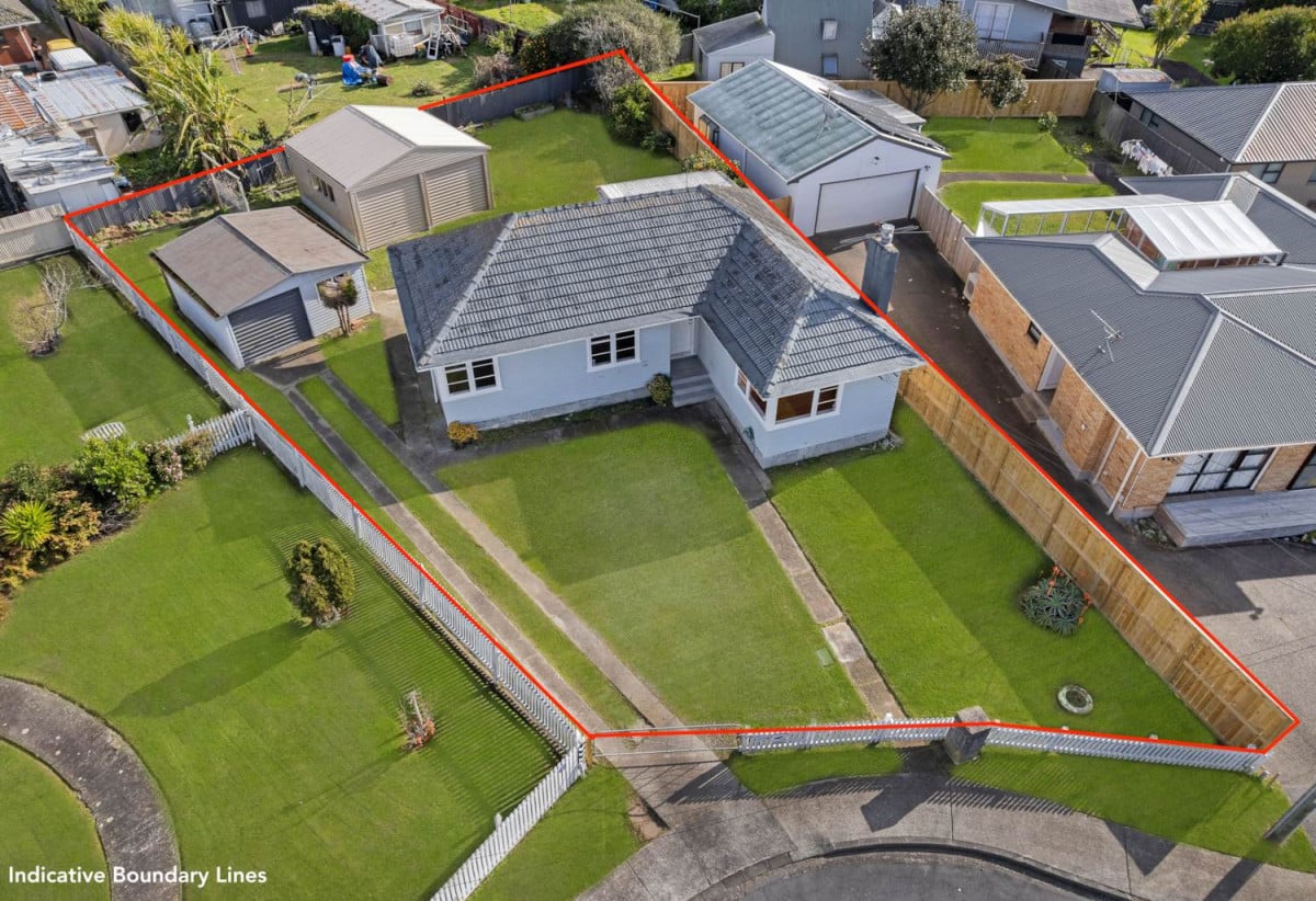 673m2 section, 3 beds 1 bath house, Separate double garage plus a separate single garage, Fully fenced with a secure gate, 5 Bowen Street, Manurewa, Auckland