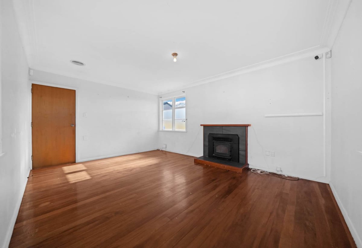 673m2 section, 3 beds 1 bath house, Separate double garage plus a separate single garage, Fully fenced with a secure gate, 5 Bowen Street, Manurewa, Auckland