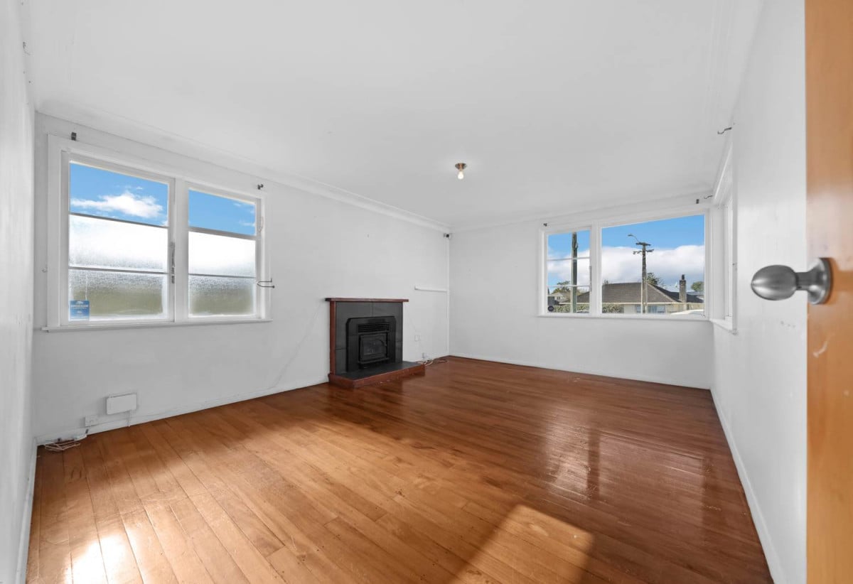 673m2 section, 3 beds 1 bath house, Separate double garage plus a separate single garage, Fully fenced with a secure gate, 5 Bowen Street, Manurewa, Auckland