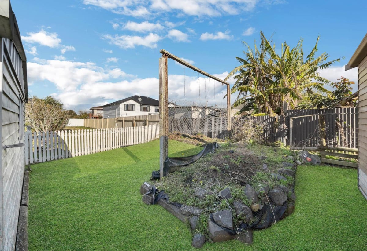 673m2 section, 3 beds 1 bath house, Separate double garage plus a separate single garage, Fully fenced with a secure gate, 5 Bowen Street, Manurewa, Auckland