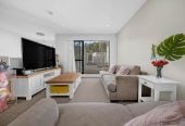 MUST SELL FAST, 140m2 3 beds 2 baths home with car park, 33/5 Perekia Street, Albany, Auckland