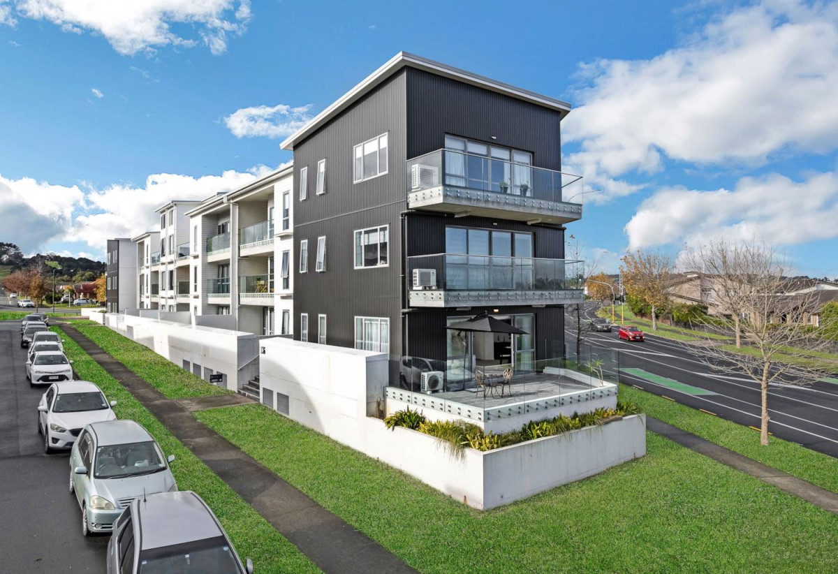 81m2 Newly Renovated 2 beds (1 ensuite) 2 baths two-level Apartment with 2 car parks, in Heart of Flat Bush, 204/136 Stancombe Road, Flat Bush, Auckland