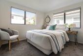 Motivated vendors, Renovated 3 beds + rumpus room 2.5 baths house with car parks, 3 beds 1 bath upstairs, Downstairs a large rumpus room or fourth bedroom with its own bathroom and a separate entrance. 2/523 Glenfield Road, Glenfield, Auckland