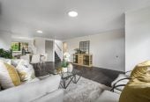 Motivated vendors, Renovated 3 beds + rumpus room 2.5 baths house with car parks, 3 beds 1 bath upstairs, Downstairs a large rumpus room or fourth bedroom with its own bathroom and a separate entrance. 2/523 Glenfield Road, Glenfield, Auckland