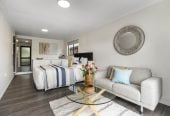 Motivated vendors, Renovated 3 beds + rumpus room 2.5 baths house with car parks, 3 beds 1 bath upstairs, Downstairs a large rumpus room or fourth bedroom with its own bathroom and a separate entrance. 2/523 Glenfield Road, Glenfield, Auckland