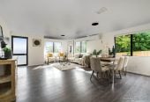 Motivated vendors, Renovated 3 beds + rumpus room 2.5 baths house with car parks, 3 beds 1 bath upstairs, Downstairs a large rumpus room or fourth bedroom with its own bathroom and a separate entrance. 2/523 Glenfield Road, Glenfield, Auckland