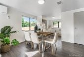 Motivated vendors, Renovated 3 beds + rumpus room 2.5 baths house with car parks, 3 beds 1 bath upstairs, Downstairs a large rumpus room or fourth bedroom with its own bathroom and a separate entrance. 2/523 Glenfield Road, Glenfield, Auckland