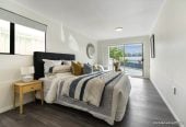 Motivated vendors, Renovated 3 beds + rumpus room 2.5 baths house with car parks, 3 beds 1 bath upstairs, Downstairs a large rumpus room or fourth bedroom with its own bathroom and a separate entrance. 2/523 Glenfield Road, Glenfield, Auckland