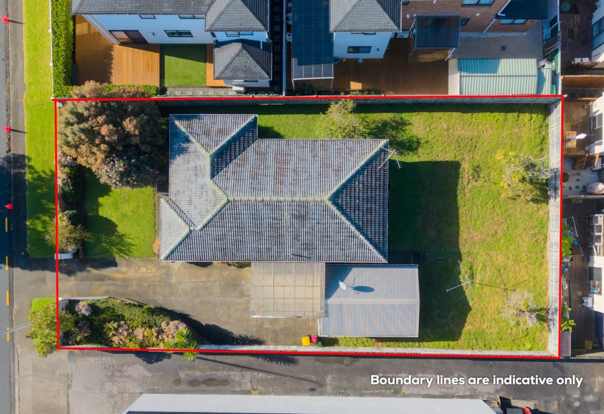 678m2 section, RC, EPA, BC approved for 4 homes ( 3 beds 2.5 baths single garage, Lot 1& 4, standalone, Lot 2 &3, duplex), Brick and tile 4 beds 1 bath house with garage, 28 Union Road, Howick, Auckland