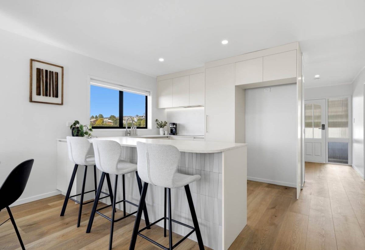 Double Westlake school zone & Rangitoto Views, Renovated 3 beds 1 bath home with a single garage, 1/29 Aberdeen Road, Castor Bay, Auckland