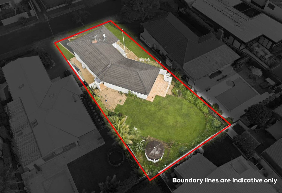 883m2 section, RC and EPA approved for 4 standalone executive homes, BC currently in its final approval stage, 3 beds 2 baths house with double carport, 52 Edmund Street, St Heliers, Auckland