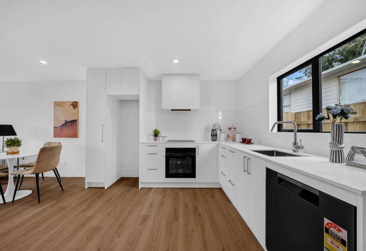 Built by Emphasis Homes, Brandnew freehold 2 beds 2.5 baths home, NO BODY CORP OR SOCIETY FEE, 1/13 Caringbah Drive, Papatoetoe, Auckland