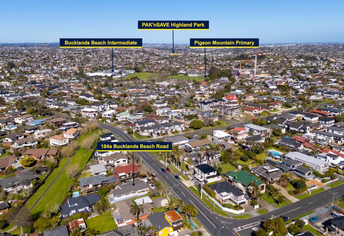 Macleans College zone, Sea Views, 5 beds 2.5 baths house with internal-access single garage, 1/184 Bucklands Beach, Bucklands Beach, Auckland