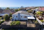 Macleans College zone, Sea Views, 5 beds 2.5 baths house with internal-access single garage, 1/184 Bucklands Beach, Bucklands Beach, Auckland