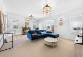 Macleans College zone, Sea Views, 5 beds 2.5 baths house with internal-access single garage, 1/184 Bucklands Beach, Bucklands Beach, Auckland