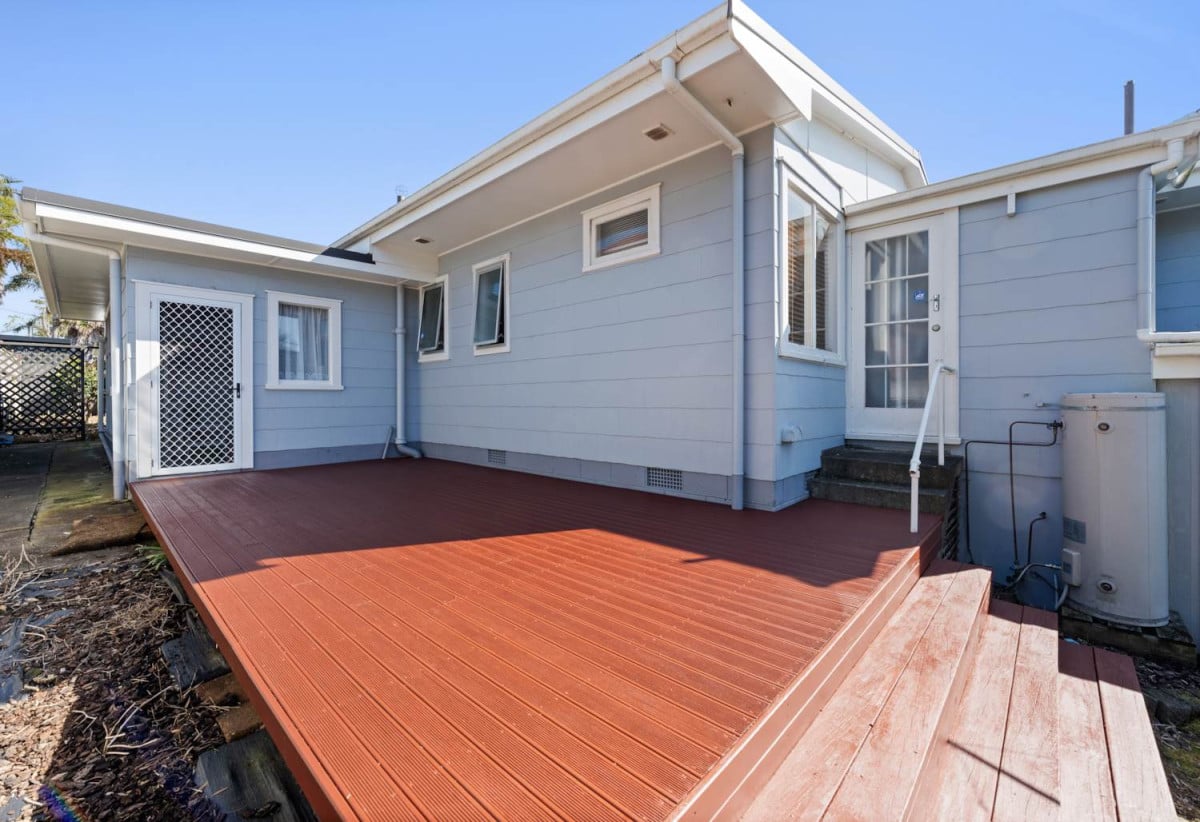 Macleans College zone, Sea Views, 5 beds 2.5 baths house with internal-access single garage, 1/184 Bucklands Beach, Bucklands Beach, Auckland