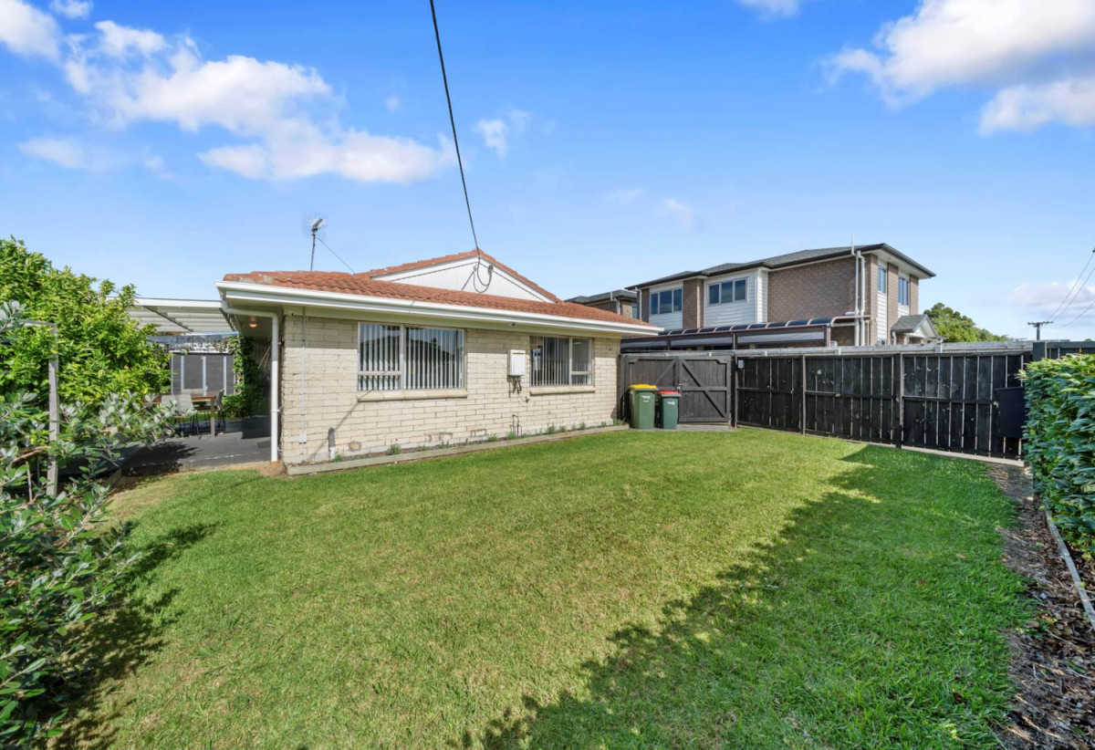 Brick and tile 2 beds 1 bath home with garage, 0.5 km to Papatoetoe Central School, 8/42 Wintere Road, Papatoetoe, Auckland